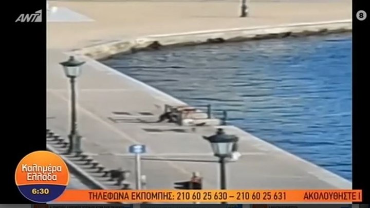 Θεσσαλονίκη: Βούτηξε στον Θερμαϊκό για να… δροσιστεί – BINTEO