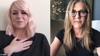 Η έκπληξη της Τζένιφερ Άνιστον σε νοσοκόμα-ασθενή με κορονοϊό – ΒΙΝΤΕΟ