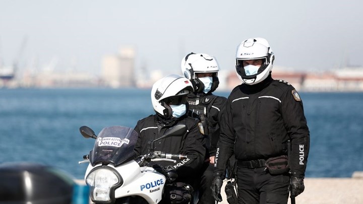 Κορονοϊός: Εντοπίστηκε στη Θεσσαλονίκη μετανάστης από τη δομή της Ριτσώνας – Τι καταγγέλλει αστυνομικός