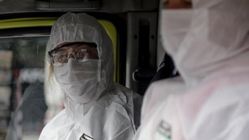 Κορονοϊός: Επιδημιολόγος προειδοποιεί: Οι νεκροί στη Βρετανία μπορεί να φτάσουν τους 20.000