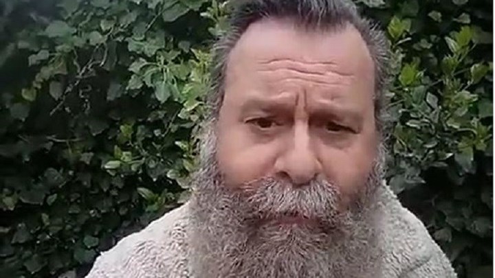 Κωστής Σαββιδάκης: Τι έκανε έξαλλο τον παπά – Γρηγόρη από τις  Άγριες Μέλισσες – ΒΙΝΤΕΟ