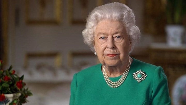 Το διάγγελμα της βασίλισσας Ελισάβετ: Θα συναντηθούμε ξανά, θα νικήσουμε τον κορονοϊό- ΒΙΝΤΕΟ