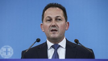 Πέτσας για πρόταση ΣΥΡΙΖΑ: Στην Κουμουνδούρου μπερδεύονται ξανά με τους λογαριασμούς