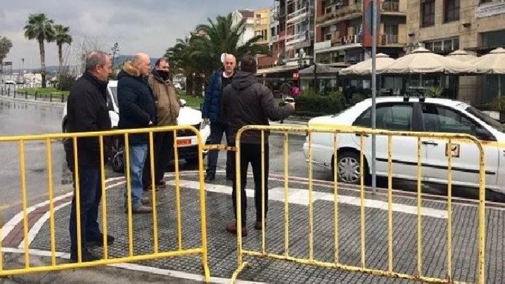 Κορονοϊός-Απαγόρευση κυκλοφορίας: Έκλεισε η παραλία του Βόλου-Τοποθετήθηκαν κιγκλιδώματα – ΦΩΤΟ