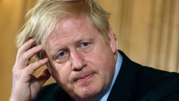 Μπόρις Τζόνσον: “Βελτιώνεται η κατάσταση της υγείας του” δήλωσε ο Βρετανός ΥΠΟΙΚ