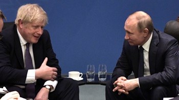 Πούτιν σε Τζόνσον: Η αισιοδοξία και το χιούμορ σου θα σε βοηθήσουν να νικήσεις τον κορονοϊό