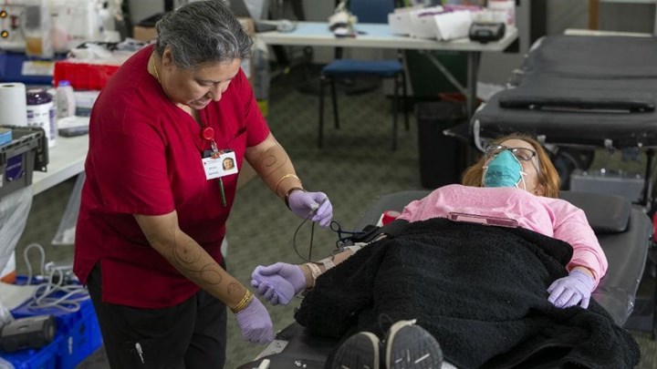 Κορονοϊός: Νέο θλιβερό ρεκόρ στις ΗΠΑ με σχεδόν 2.000 νέους θανάτους σε 24 ώρες