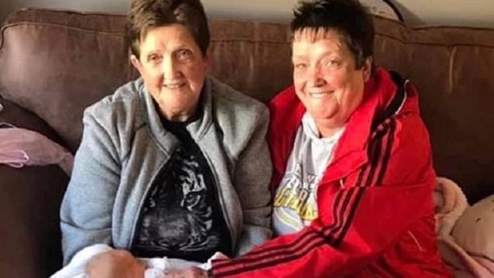 Κορονοϊός: Δίδυμες πέθαναν με τέσσερις ημέρες διαφορά