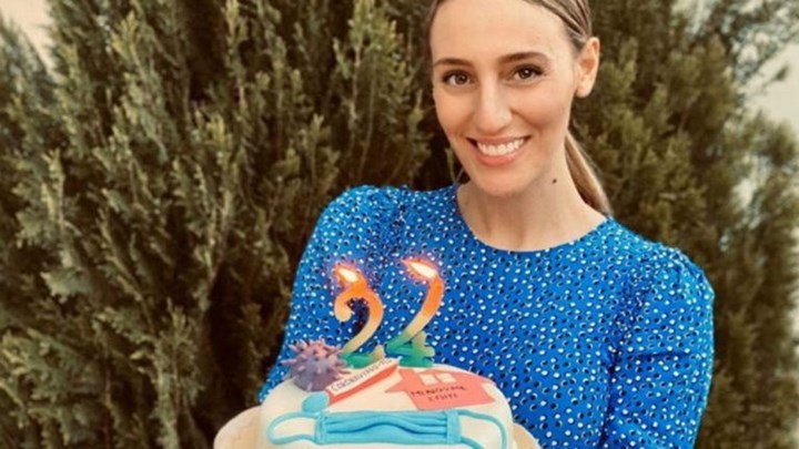 Κορακάκη: Έτσι γιόρτασε τα γενέθλιά της – Η τούρτα με έμπνευση από τον κορονοϊό – ΦΩΤΟ