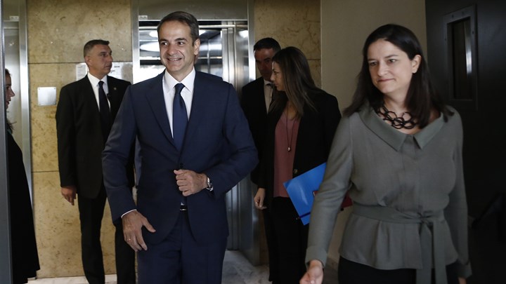 Τηλεδιάσκεψη Μητσοτάκη-Κεραμέως – Στο επίκεντρο Πανελλαδικές και τηλεκπαίδευση