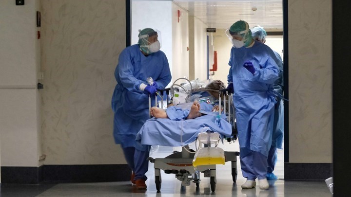 Κορονοϊός-Ιταλία: 464 νεκροί σε 24 ώρες – Μειώθηκαν τα νέα κρούσματα