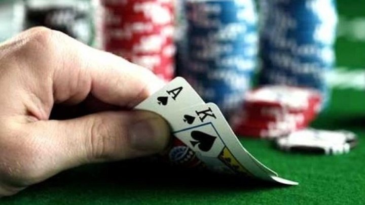 Κρήτη: Η παρέα έπαιζε πόκερ… εν μέσω καραντίνας