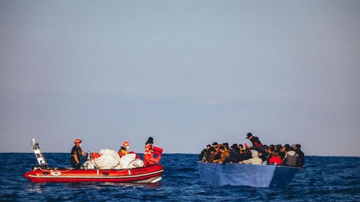 Κορονοϊός: Σε καραντίνα οι 150 μετανάστες που διασώθηκαν στα ανοικτά της Ιταλίας