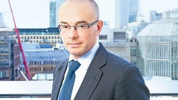 Επικεφαλής οικονομολόγος UBS: Ύφεση έως 3% κάθε μήνα καραντίνας