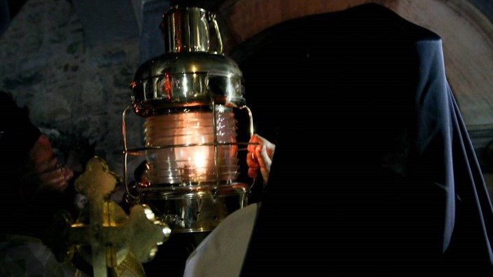 Άγιο Φως: Έτσι θα έρθει στην Ελλάδα – Όλες οι λεπτομέρειες – ΒΙΝΤΕΟ