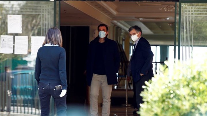 Κορoνοϊός: Ο Σωτήρης Τσιόδρας στο γηροκομείο στη Νέα Μάκρη – ΦΩΤΟ