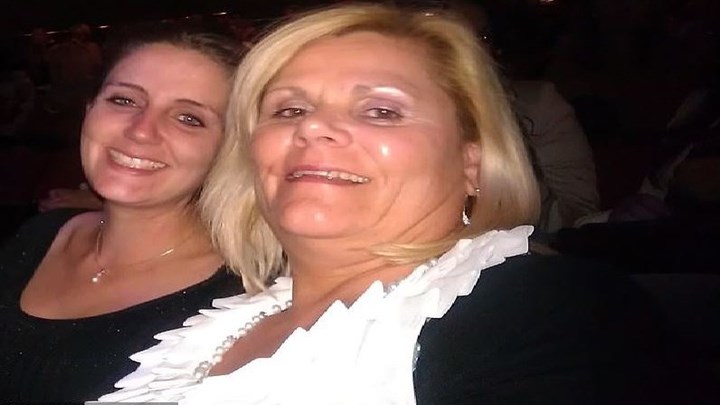 Κορονοϊός-Συγκλονίζει 33χρονη: Δεν περίμενα ότι δεν θα έβλεπα ξανά τη μητέρα μου