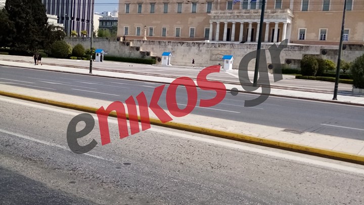 Κορονοϊός: Ερημιά στο κέντρο της Αθήνας – ΦΩΤΟ