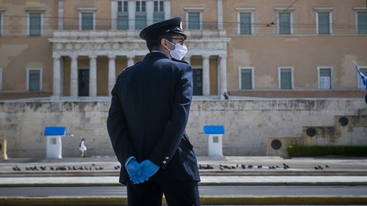 Κορονοϊός: Πώς θα γίνει η σταδιακή άρση των μέτρων – Τι θα γίνει με σχολεία και καταστήματα