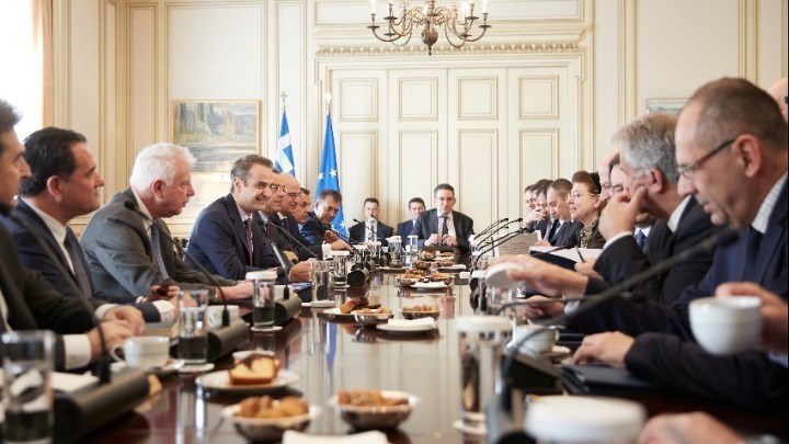 Δημοσκόπηση: Ποιοι υπουργοί είναι πιο δημοφιλείς – Στην πρώτη θέση ο Κικίλιας