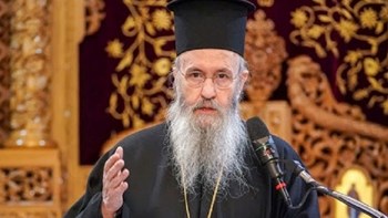 Μητροπολίτης Ιερόθεος: Να μην είναι υπερ-αυστηροί προς τις εκκλησίες, την ώρα που γεμίζουν οι παραλίες