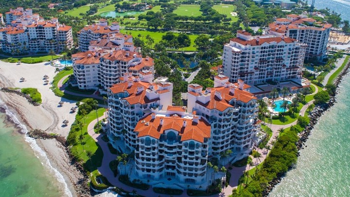 Fisher Island: Κανένα κρούσμα κορονοϊού στο “νησί των πλουσίων” – Οργή για την αγορά χιλιάδων τεστ – ΒΙΝΤΕΟ