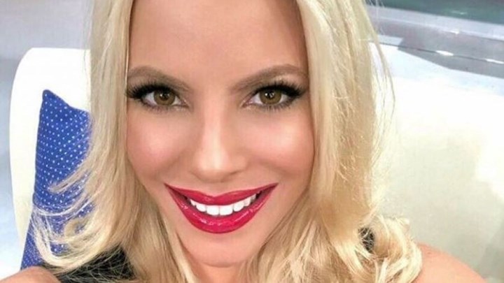 Κορονοϊός: Η Αντελίνα Βαρθακούρη μας δείχνει πώς είναι τα μαλλιά της λόγω καραντίνας – ΦΩΤΟ