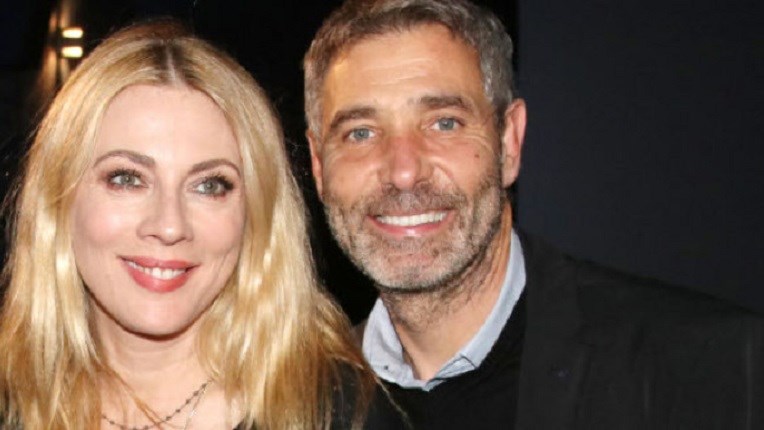 Θοδωρής Αθερίδης: Σε ρόλο κομμωτή για την Σμαράγδα Καρύδη – ΦΩΤΟ