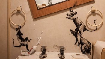 Ο Banksy μένει σπίτι και μετέτρεψε το μπάνιο του σε έργο τέχνης – ΦΩΤΟ