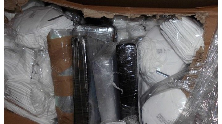 Βρετανία: Έκρυψαν κοκαΐνη αξίας 1,3 εκατ. δολαρίων σε φορτίο με ιατρικές μάσκες – ΦΩΤΟ