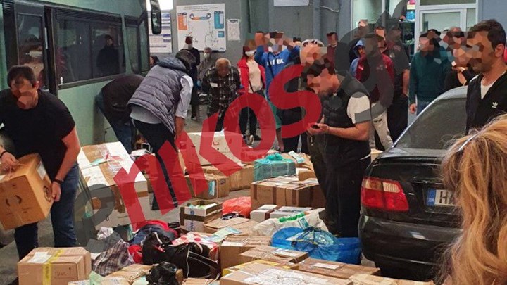 Χαμός στα ΚΤΕΛ Κηφισού: Σχημάτισαν ουρές για να παραλάβουν δέματα από την επαρχία – ΦΩΤΟ αναγνώστη