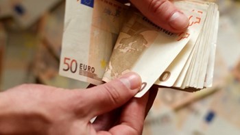 Επίδομα 800 ευρώ: Προστίθενται κι άλλες κατηγορίες εργαζομένων – Δείτε τους νέους δικαιούχους