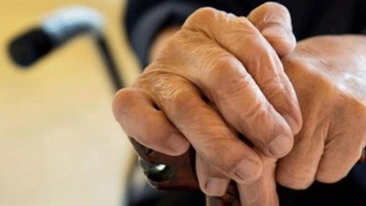 Κορονοϊός: Πότε θα λήξουν τα περιοριστικά μέτρα για τους ηλικιωμένους