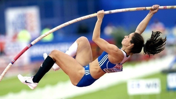 Η Κατερίνα Στεφανίδη προπονείται με… τσάπα σε χωράφι – ΒΙΝΤΕΟ