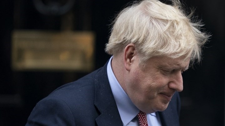 Βρετανία: Ο Τζόνσον θέλει να επιστρέψει στη δουλειά, αλλά ανησυχούν οι γιατροί και η σύντροφός του – ΒΙΝΤΕΟ