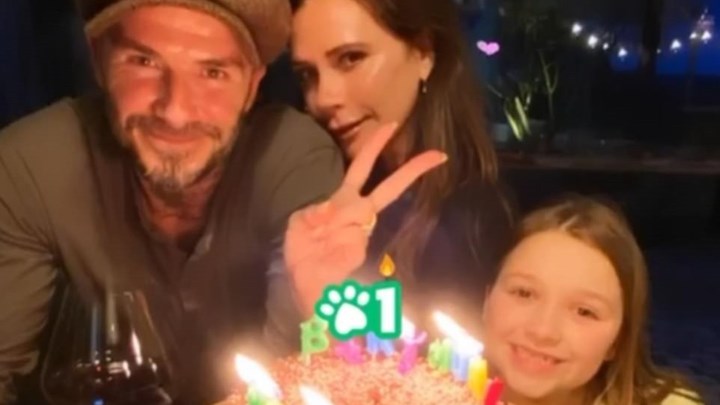 Τα γενέθλια της Βικτόριας Μπέκαμ στην καραντίνα και το διαδικτυακό πάρτι – ΒΙΝΤΕΟ