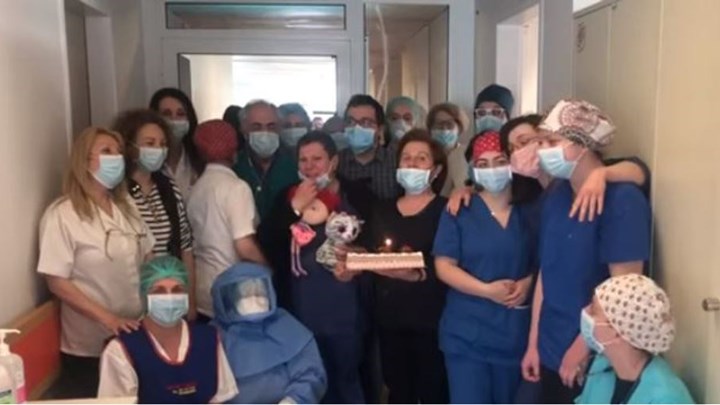 Κορονοϊός: Γενέθλια στον διάδρομο του νοσοκομείου Ξάνθης – Η ανάρτηση του Βασίλη Κικίλια – ΒΙΝΤΕΟ