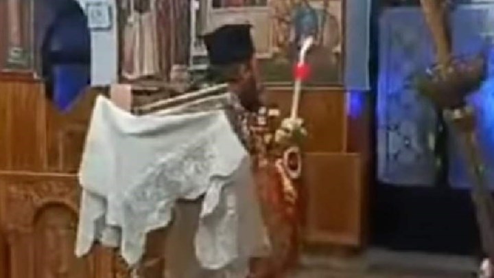 Ηλιούπολη: Κάλεσε την αστυνομία για παράνομη λειτουργία με… cd του Χριστόδουλου