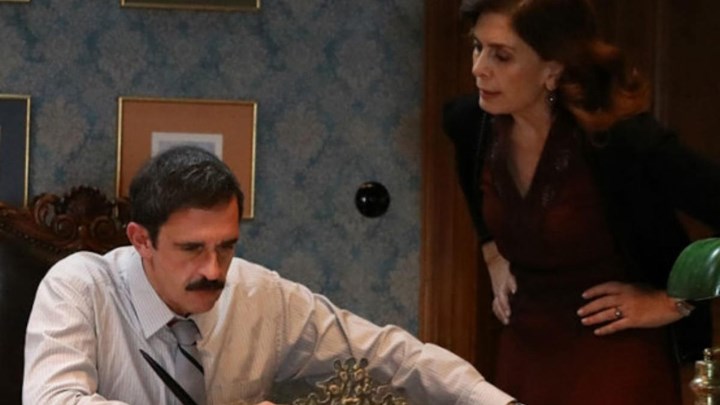 Άγριες Μέλισσες: Τριγμοί στον γάμο του Δούκα με τη Μυρσίνη – Το μυστικό που φέρνει τα πάνω-κάτω