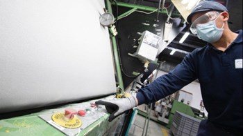 Κορονοϊός: Άνοιξαν οι πρώτες βιομηχανίες στην Ιταλία