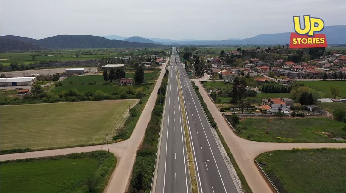 Ιστορικές εικόνες: Χωρίς αυτοκίνητα η Ε.Ο. Αθηνών – Λαμίας τη Δευτέρα του Πάσχα – ΒΙΝΤΕΟ