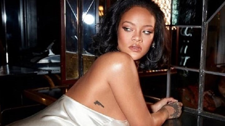 Σέξι και όποιος αντέξει η Ριάνα – ΦΩΤΟ