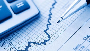 Στουρνάρας: Ύφεση 4% δείχνει το βασικό σενάριο της ΤτΕ