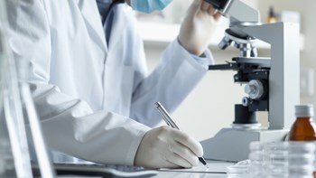 Κορονοϊός: Έρευνα για θεραπεία με μεσεγχυματικά βλαστικά κύτταρα που προέρχονται από το ομφαλοπλακουντιακό αίμα