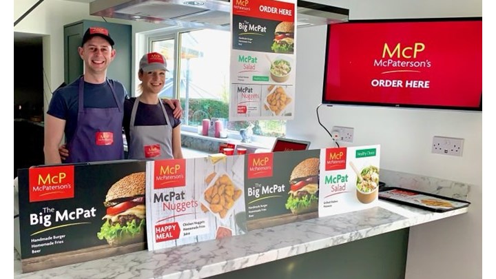 Κορονοϊός: Έφτιαξαν… εστιατόριο fast food μέσα στο σπίτι τους – ΒΙΝΤΕΟ – ΦΩΤΟ