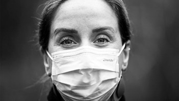 Κορονοϊός – Η συγκλονιστική περιγραφή νοσοκόμας: Ένιωθα ότι σπάνε τα κόκαλά μου