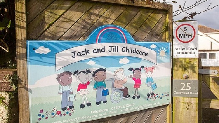 Βρετανία: 17χρονος κατηγορείται για σεξουαλικά αδικήματα κατά 8 νηπίων