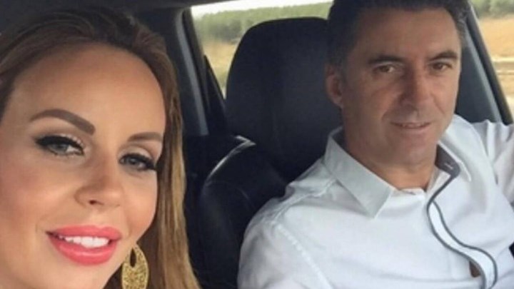 Ιωάννα Λίλη: Σε χρέη κομμώτριας για χάρη του Θοδωρή Ζαγοράκη – ΦΩΤΟ