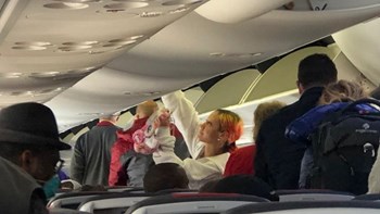 Κορονοϊός: Πτήση εφιάλτης προς τη Νέα Υόρκη – Ασφυκτικά γεμάτο αεροπλάνο σύμφωνα με επιβάτη