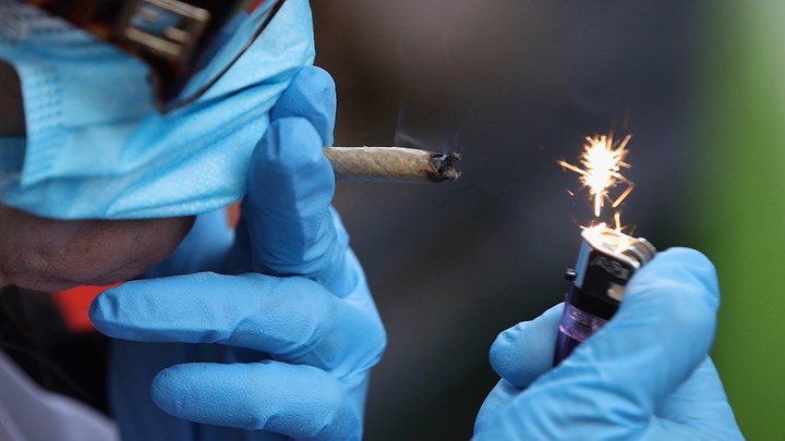 Κορονοϊός: Είναι πιο σοβαρή η λοίμωξη για τους καπνιστές; Οι ειδικοί απαντούν